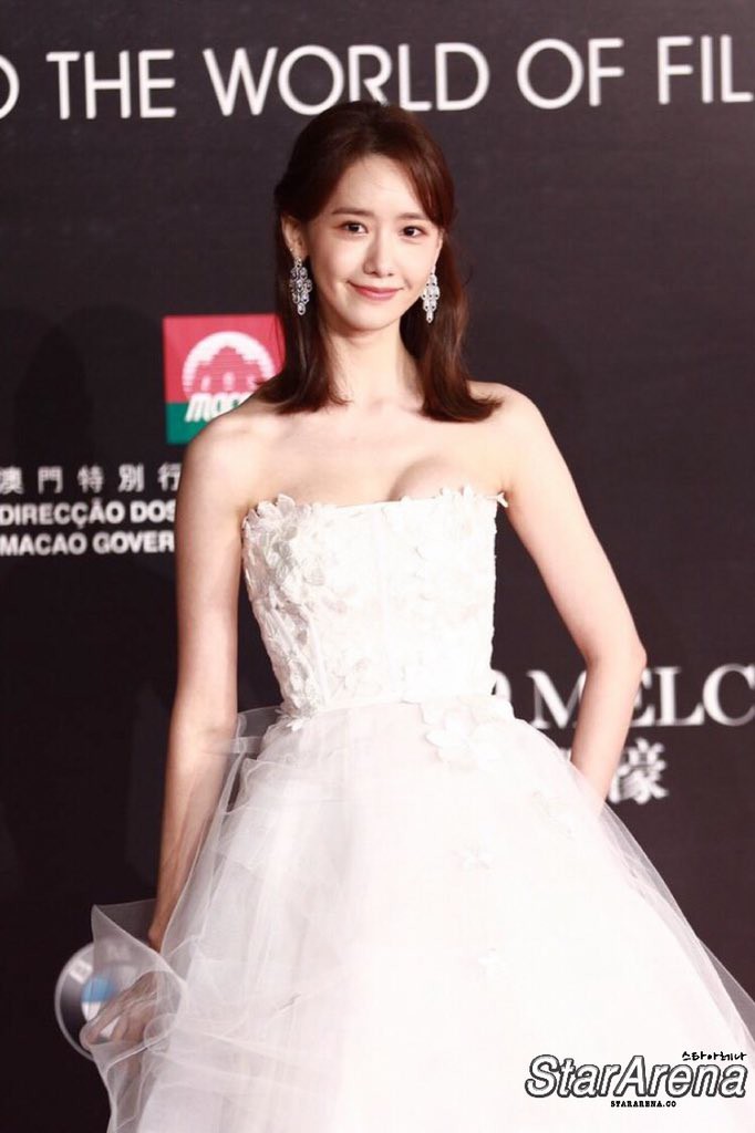 Bỏng mắt trước khoảnh khắc Yoona o ép vòng 1 đến bức người, đẹp như thiên thần nóng bỏng trên thảm đỏ LHP Macao - Ảnh 6. Bỏng mắt trước khoảnh khắc Yoona o ép vòng 1 đến bức người, đẹp như thiên thần nóng bỏng trên thảm đỏ LHP Macao - Ảnh 6.