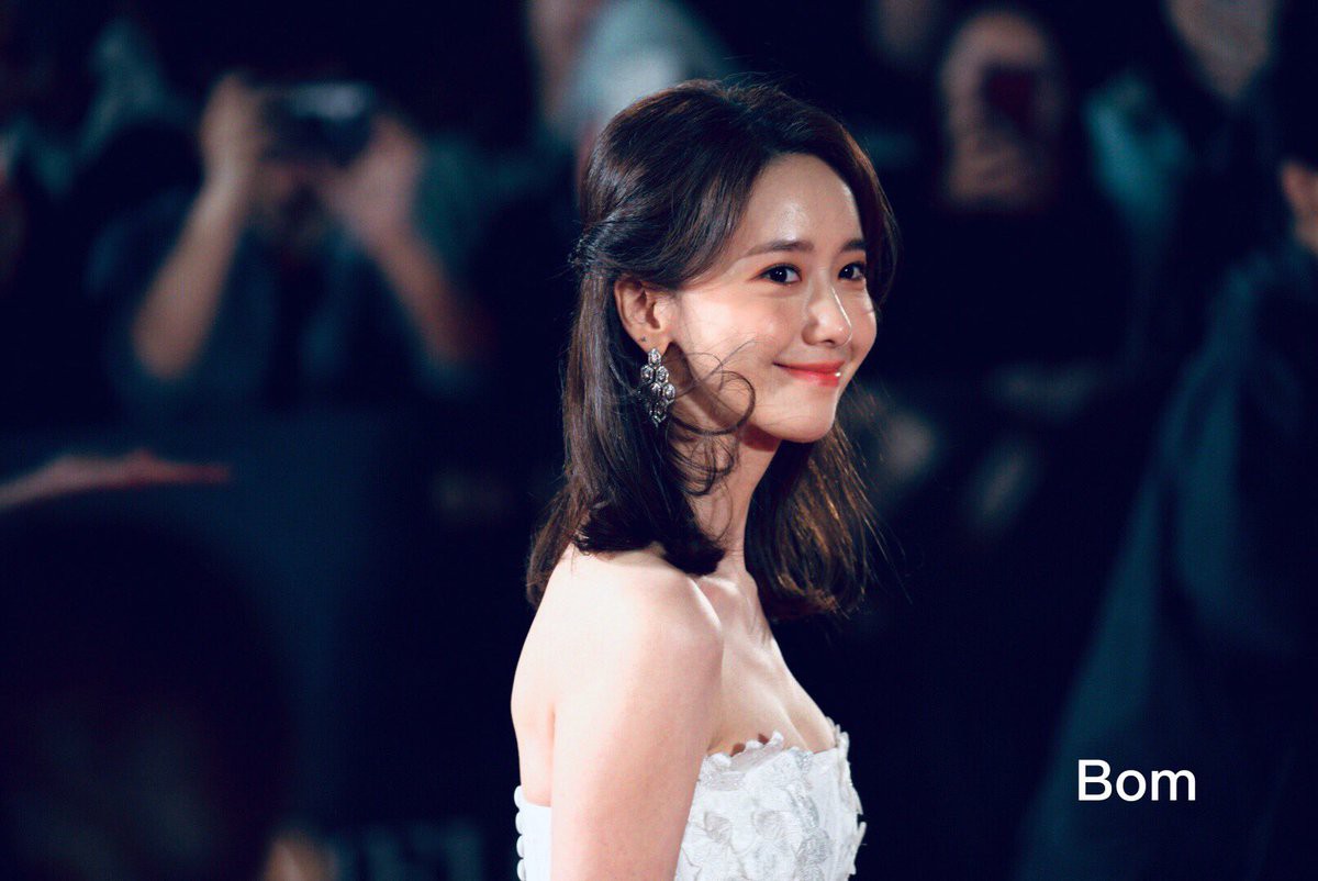 Bỏng mắt trước khoảnh khắc Yoona o ép vòng 1 đến bức người, đẹp như thiên thần nóng bỏng trên thảm đỏ LHP Macao - Ảnh 1. Bỏng mắt trước khoảnh khắc Yoona o ép vòng 1 đến bức người, đẹp như thiên thần nóng bỏng trên thảm đỏ LHP Macao - Ảnh 1.