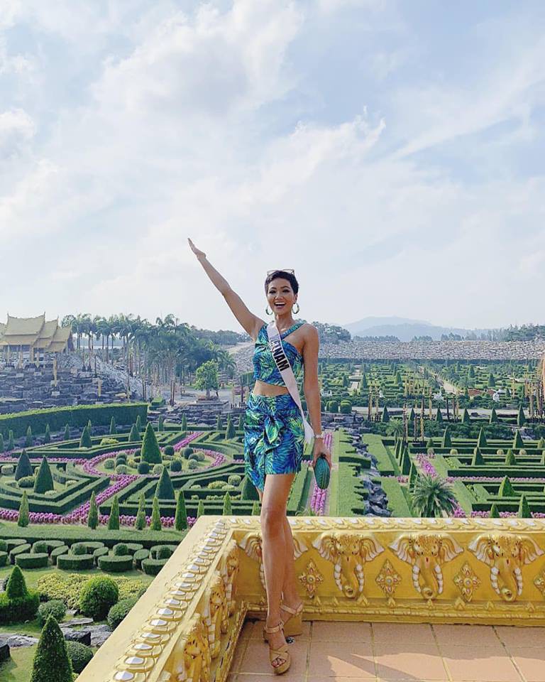 HHen Niê sải bước catwalk chặt chém, cùng dàn mỹ nhân Miss Universe 2018 gấp rút tập luyện cho đêm chung kết - Ảnh 3. HHen Niê sải bước catwalk chặt chém, cùng dàn mỹ nhân Miss Universe 2018 gấp rút tập luyện cho đêm chung kết - Ảnh 3.