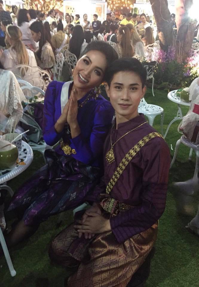 HHen Niê sải bước catwalk chặt chém, cùng dàn mỹ nhân Miss Universe 2018 gấp rút tập luyện cho đêm chung kết - Ảnh 4. HHen Niê sải bước catwalk chặt chém, cùng dàn mỹ nhân Miss Universe 2018 gấp rút tập luyện cho đêm chung kết - Ảnh 4.