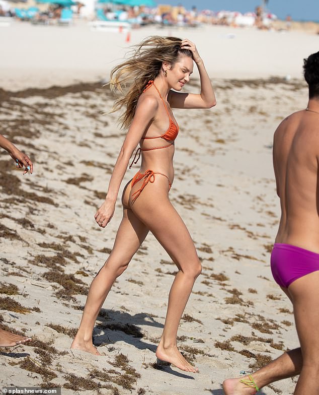 Không thể tin nổi đây là body của thiên thần Candice Swanepoel sau 5 tháng sinh con thứ hai! - Ảnh 1. Không thể tin nổi đây là body của thiên thần Candice Swanepoel sau 5 tháng sinh con thứ hai! - Ảnh 1.