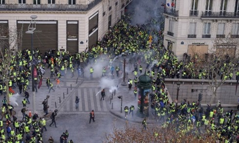 Thủ đô Paris, Pháp yên tĩnh trở lại sau nhiều tuần biểu tình bạo động - Ảnh 1.