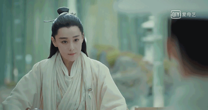 Phượng Tù Hoàng: Quan Hiểu Đồng thân mật với bạn diễn thế này, Luhan có đứng ngồi không yên? - Ảnh 11.