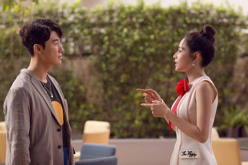 Vòng 1 đồ sộ hơn hẳn, nhan sắc của Chi Pu liệu có đánh bật được nữ thần Jung Chae Yeon trong một khung hình? - Ảnh 6.