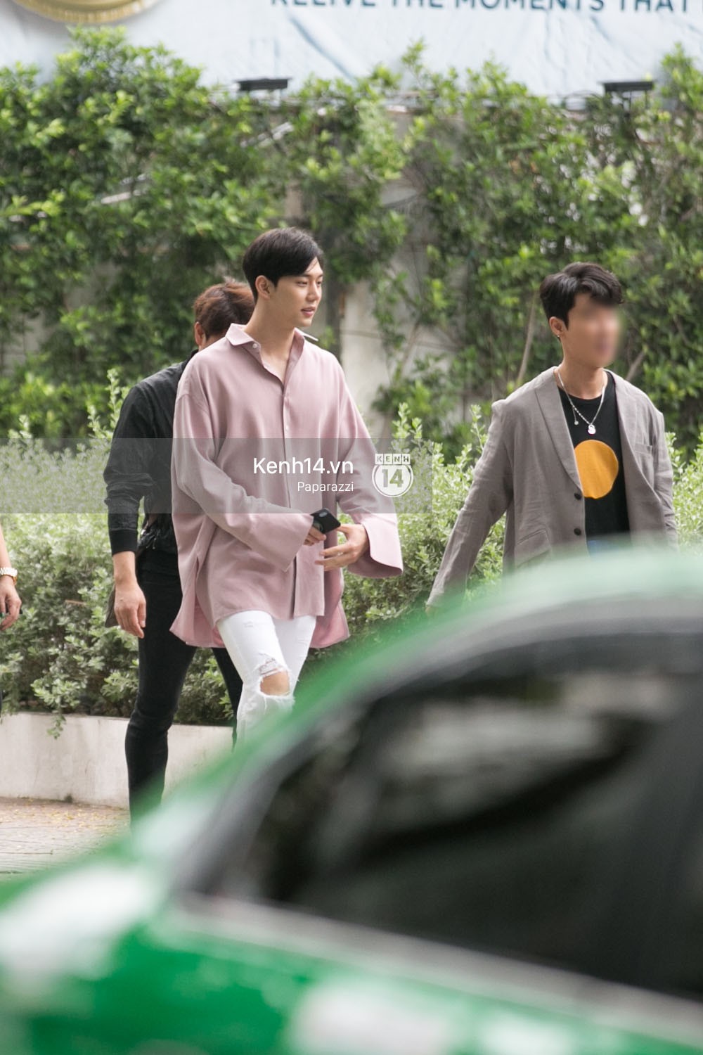 Chi Pu thân thiết, đi ăn tối cùng nữ thần Kpop Jung Chae Yeon và bạn trai tin đồn Jin Ju Hyung - Ảnh 6.