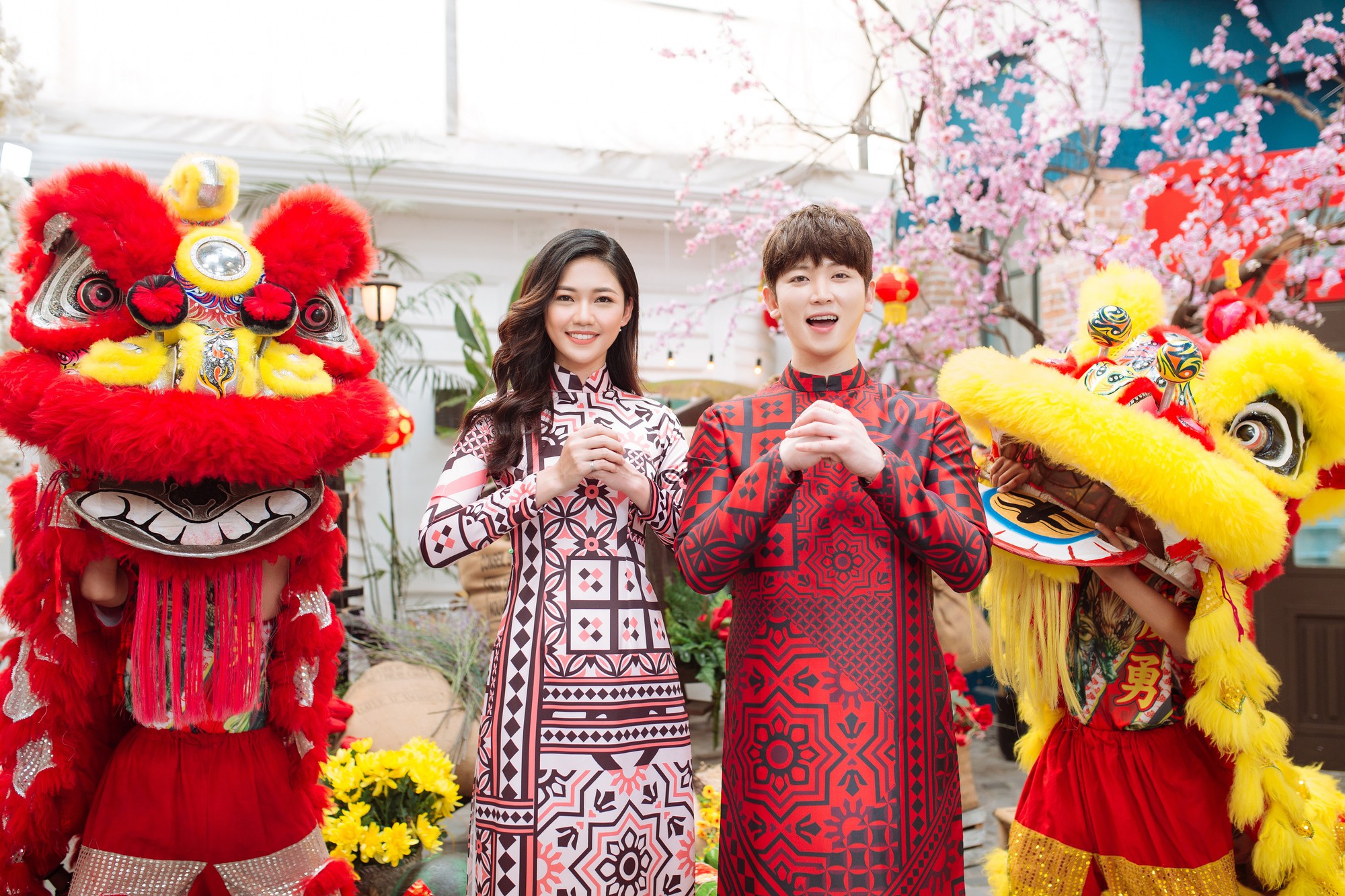 Á hậu Thanh Tú diện áo dài trẻ trung, rạng rỡ sánh đôi bên ca sĩ Hàn Quốc Shin Hyun Woo - Ảnh 5.