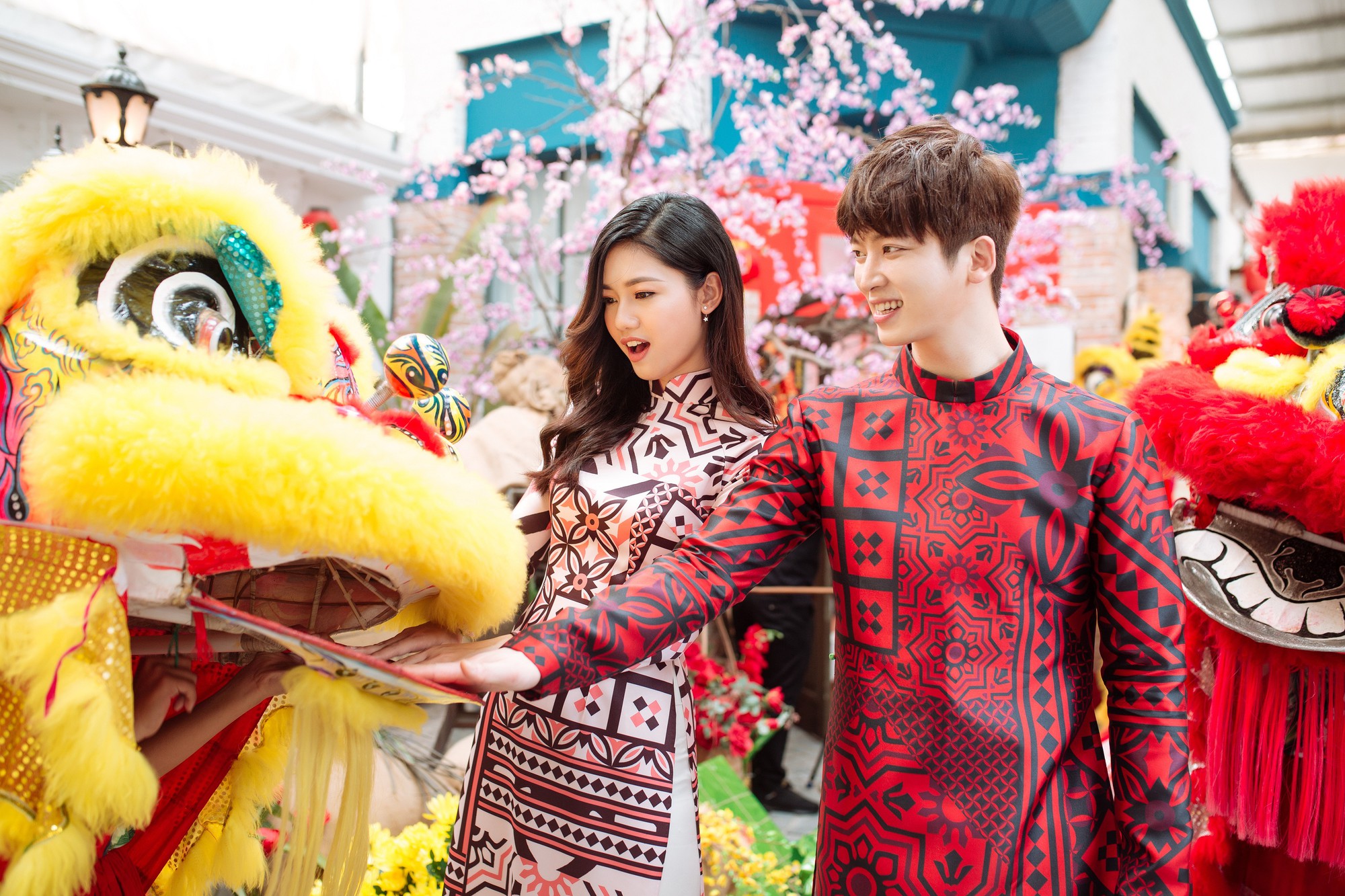 Á hậu Thanh Tú diện áo dài trẻ trung, rạng rỡ sánh đôi bên ca sĩ Hàn Quốc Shin Hyun Woo - Ảnh 6.
