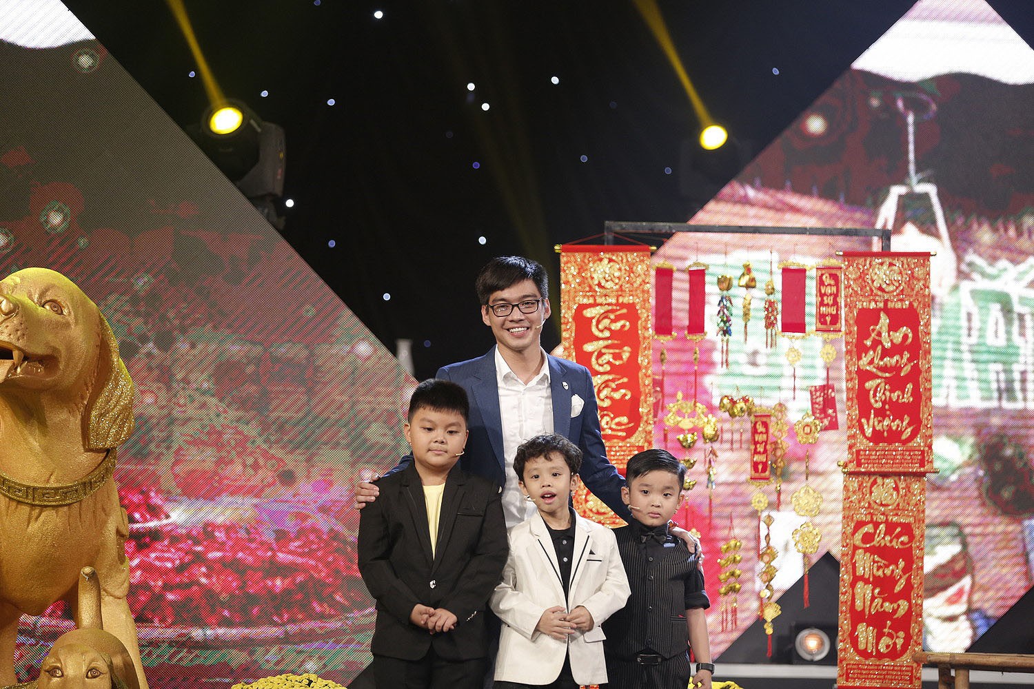 Hoa hậu Kiều Ngân liều mình mời Hoa hậu HHen Niê đến Chung kết Én vàng 2017 - Ảnh 6. Hoa hậu Kiều Ngân liều mình mời Hoa hậu HHen Niê đến Chung kết Én vàng 2017 - Ảnh 6.