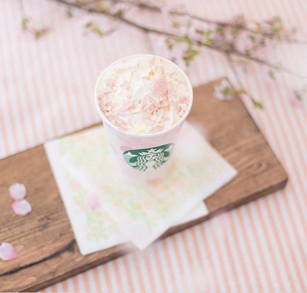 Đón chào mùa xuân 2018, Starbucks Nhật Bản ra dòng sản phẩm mới với hương vị hoa anh đào độc đáo - Ảnh 1.