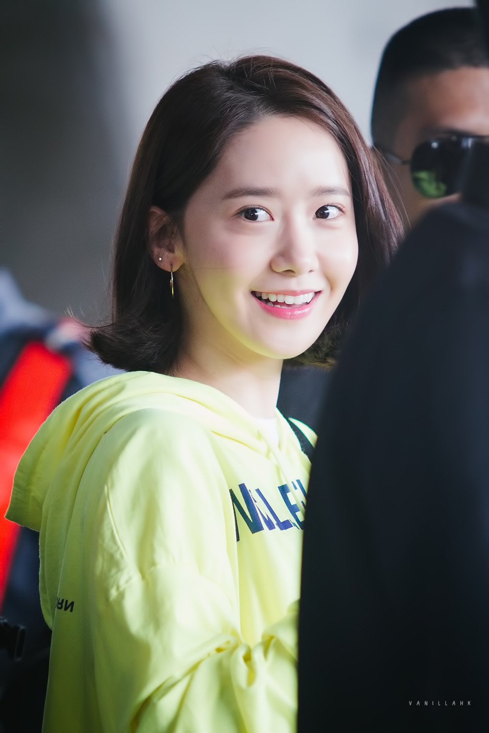 Yoona, EXO mệt mỏi nhưng sao vẫn đẹp lung linh, mỹ nhân Lovelyz bỗng chiếm hết spotlight tại sân bay - Ảnh 5.