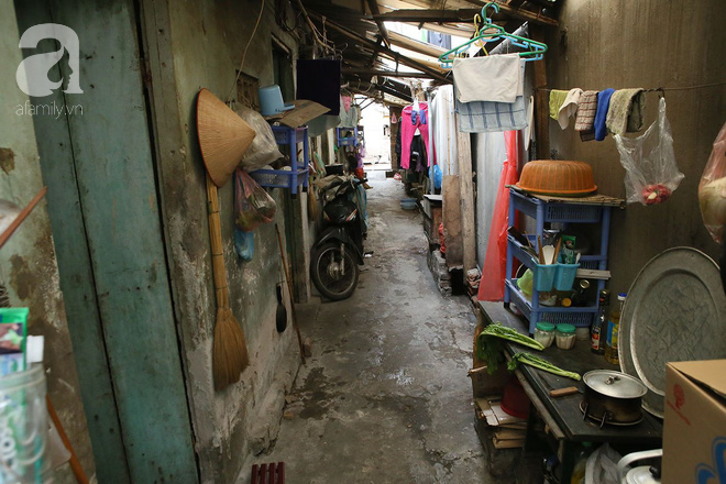 Giữa phồn hoa rực rỡ, chạnh l&ograve;ng những ng&agrave;y gi&aacute;p Tết lặng lẽ ở x&oacute;m chạy thận ng&otilde; Cột Cờ - Ảnh 1.