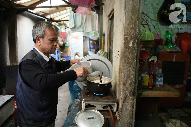 Giữa phồn hoa rực rỡ, chạnh l&ograve;ng những ng&agrave;y gi&aacute;p Tết lặng lẽ ở x&oacute;m chạy thận ng&otilde; Cột Cờ - Ảnh 20.