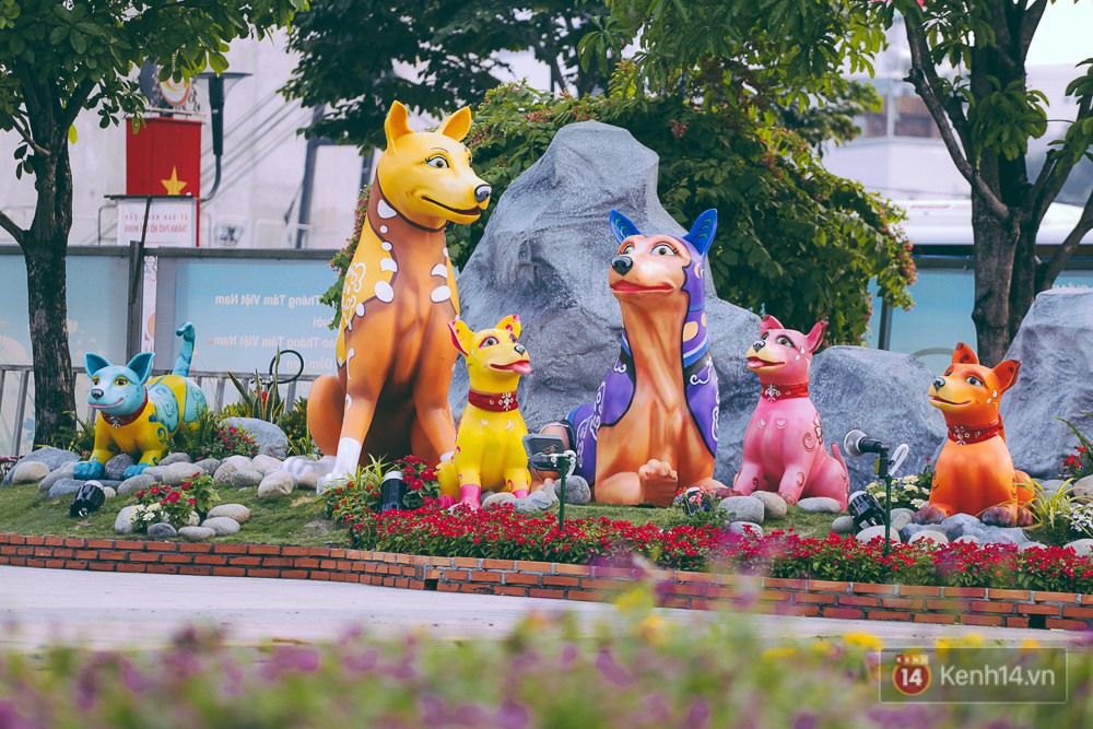 Chùm ảnh: Ngắm đường hoa Nguyễn Huệ đang được gấp rút hoàn thành trước ngày khai mạc - Ảnh 9. Chùm ảnh: Ngắm đường hoa Nguyễn Huệ đang được gấp rút hoàn thành trước ngày khai mạc - Ảnh 9.