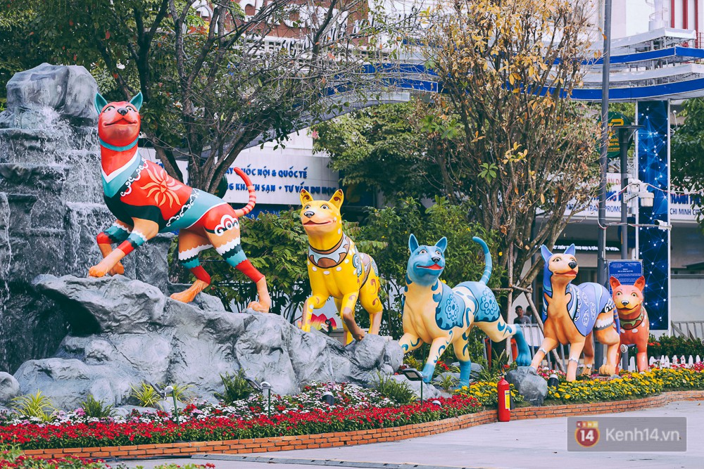 Chùm ảnh: Ngắm đường hoa Nguyễn Huệ đang được gấp rút hoàn thành trước ngày khai mạc - Ảnh 8. Chùm ảnh: Ngắm đường hoa Nguyễn Huệ đang được gấp rút hoàn thành trước ngày khai mạc - Ảnh 8.
