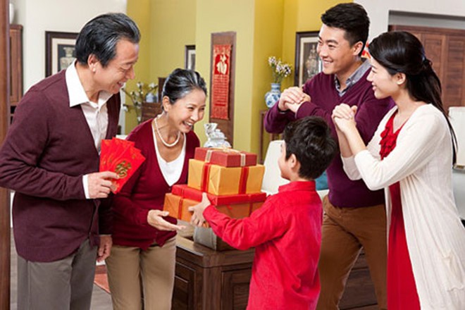 Dịch vụ xông đất Tết Mậu Tuất hoành tráng với 30 phút giá 6,5 triệu đồng - Ảnh 1.