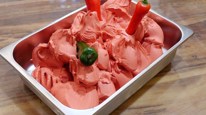 Đây là thứ kem cực cay nguy hiểm nhất thế giới, đi kèm cảnh báo người thưởng thức nó có thể bỏ mạng - Ảnh 1. Đây là thứ kem cực cay nguy hiểm nhất thế giới, đi kèm cảnh báo người thưởng thức nó có thể bỏ mạng - Ảnh 1.