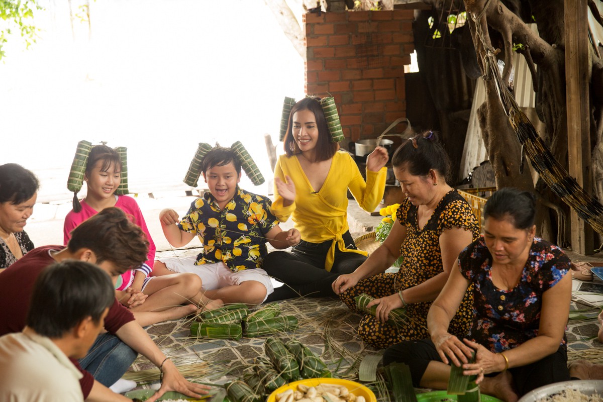 Việt Nam tươi đẹp: Ái Phương, Chí Thiện cùng bé Bảo An, Thụy Bình trải nghiệm Tết phương Nam - Ảnh 8. Việt Nam tươi đẹp: Ái Phương, Chí Thiện cùng bé Bảo An, Thụy Bình trải nghiệm Tết phương Nam - Ảnh 8.