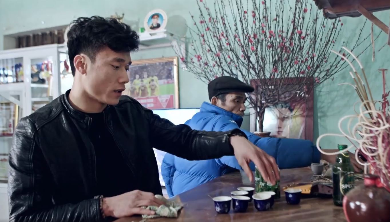 Thủ môn Bùi Tiến Dũng chia sẻ xúc động: Tết năm nay là Tết vui nhất anh em mình từng có - Ảnh 3. Thủ môn Bùi Tiến Dũng chia sẻ xúc động: Tết năm nay là Tết vui nhất anh em mình từng có - Ảnh 3.