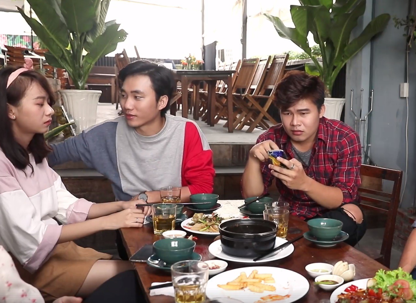Clip: F.A hay có gấu, ai sẽ hạnh phúc hơn? - Ảnh 3. Clip: F.A hay có gấu, ai sẽ hạnh phúc hơn? - Ảnh 3.