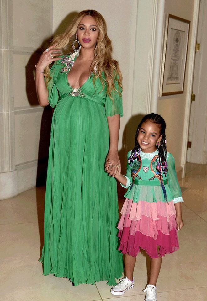 Mới 6 tuổi, con gái Beyoncé đã sở hữu kho đồ hiệu đắt giá khiến nhiều người ghen tị - Ảnh 4. Mới 6 tuổi, con gái Beyoncé đã sở hữu kho đồ hiệu đắt giá khiến nhiều người ghen tị - Ảnh 4.