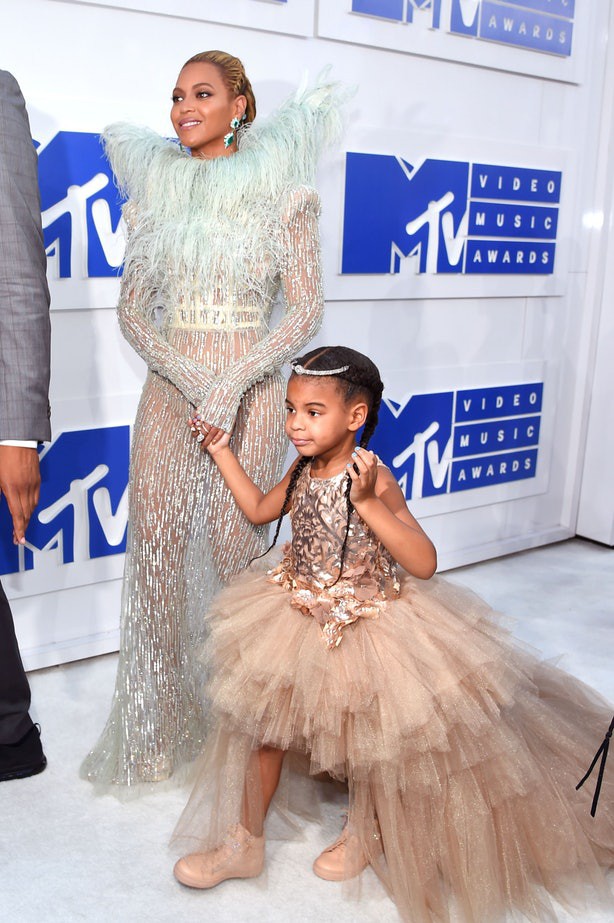 Mới 6 tuổi, con gái Beyoncé đã sở hữu kho đồ hiệu đắt giá khiến nhiều người ghen tị - Ảnh 6.