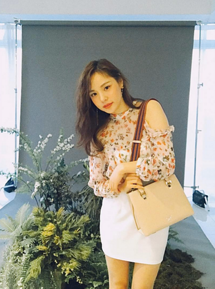 Nhờ các sao nữ lăng xê, 5 mẫu túi này bỗng trở thành item hot hit ở Hàn Quốc - Ảnh 5. Nhờ các sao nữ lăng xê, 5 mẫu túi này bỗng trở thành item hot hit ở Hàn Quốc - Ảnh 5.