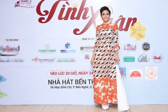 Từ sau khi đăng quang, Hoa hậu HHen Niê rất chăm chỉ thay đổi phong cách thời trang  - Ảnh 17.