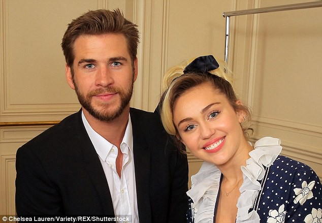 Miley Cyrus quay loạt clip khoe chân dài, eo thon gợi cảm dành tặng Liam - Ảnh 6.