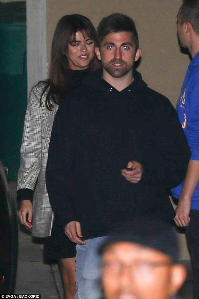 Không thể nào tình hơn: Justin Bieber môi kề môi hôn Selena đắm đuối trong đêm Valentine - Ảnh 5.