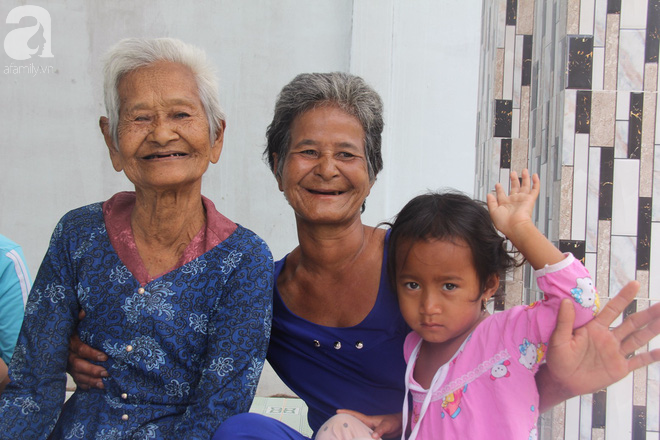 Không còn cảnh xin từng bữa cơm nuôi 4 người con tâm thần, người mẹ già 86 tuổi đã có một cuộc sống mới - Ảnh 9.