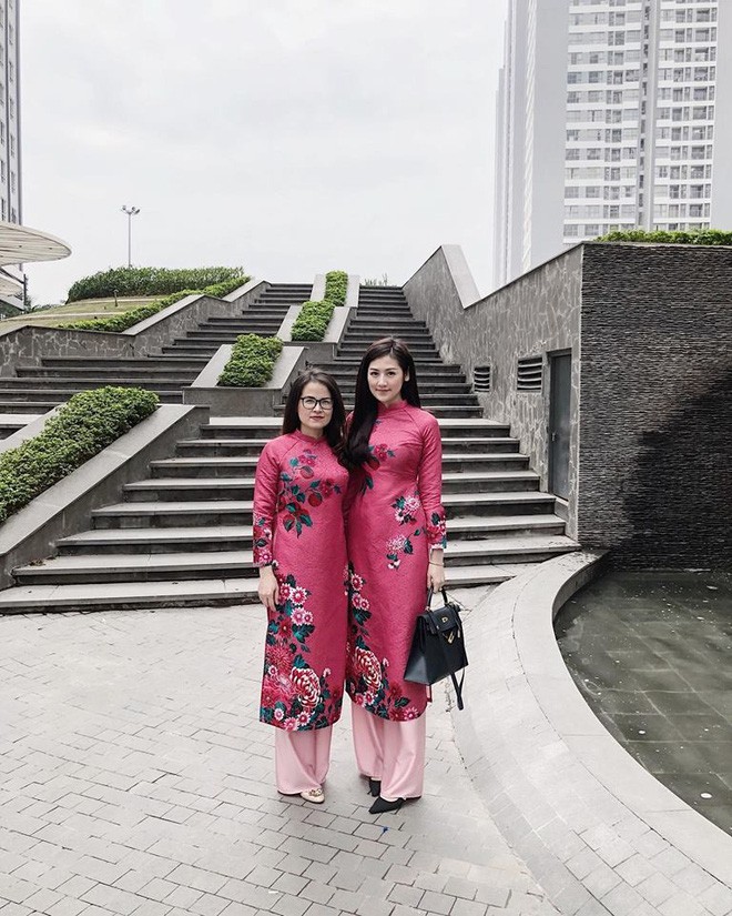 Loạt sao và hot girl Việt cùng chọn mặc áo dài xinh muốn xỉu trong ngày mùng 1 Tết - Ảnh 15.