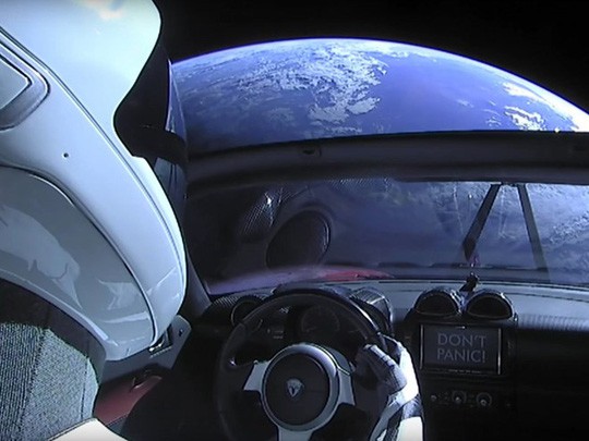 Xe điện không gian của Elon Musk có thể đâm vào Trái đất - Ảnh 2.