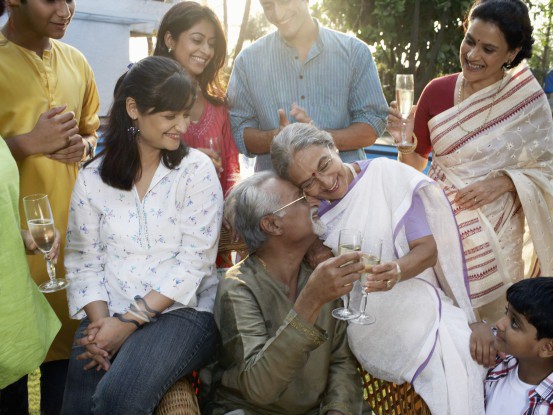 Quan niệm về tuổi già trên thế giới và câu chuyện về những nền văn hóa coi trọng “kính lão đắc thọ” - Ảnh 6. Quan niệm về tuổi già trên thế giới và câu chuyện về những nền văn hóa coi trọng “kính lão đắc thọ” - Ảnh 6.