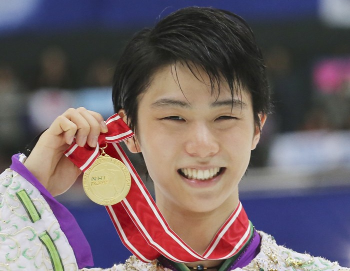 Vượt ngoài thể thao, hoàng tử sân băng Yuzuru Hanyu đẹp trai, học giỏi được lòng hàng triệu fan trên toàn thế giới - Ảnh 3. Vượt ngoài thể thao, hoàng tử sân băng Yuzuru Hanyu đẹp trai, học giỏi được lòng hàng triệu fan trên toàn thế giới - Ảnh 3.