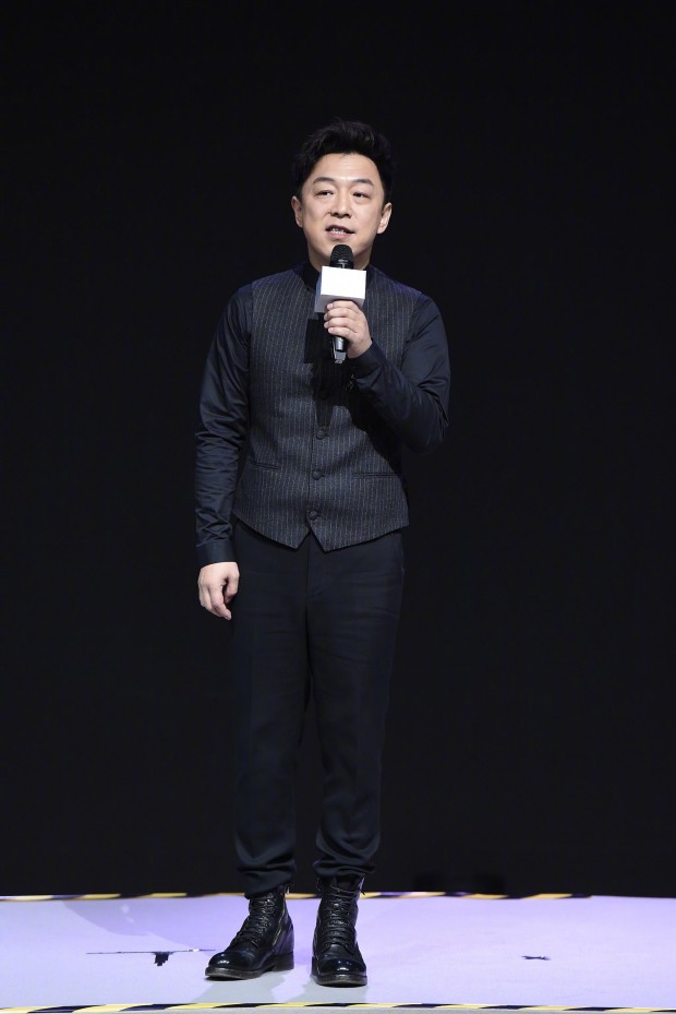 Lay (EXO) bỏ h&igrave;nh tượng so&aacute;i ca, theo đuổi phong c&aacute;ch b&agrave; th&iacute;m xấu đến ma ch&ecirc; quỷ hờn - Ảnh 8.