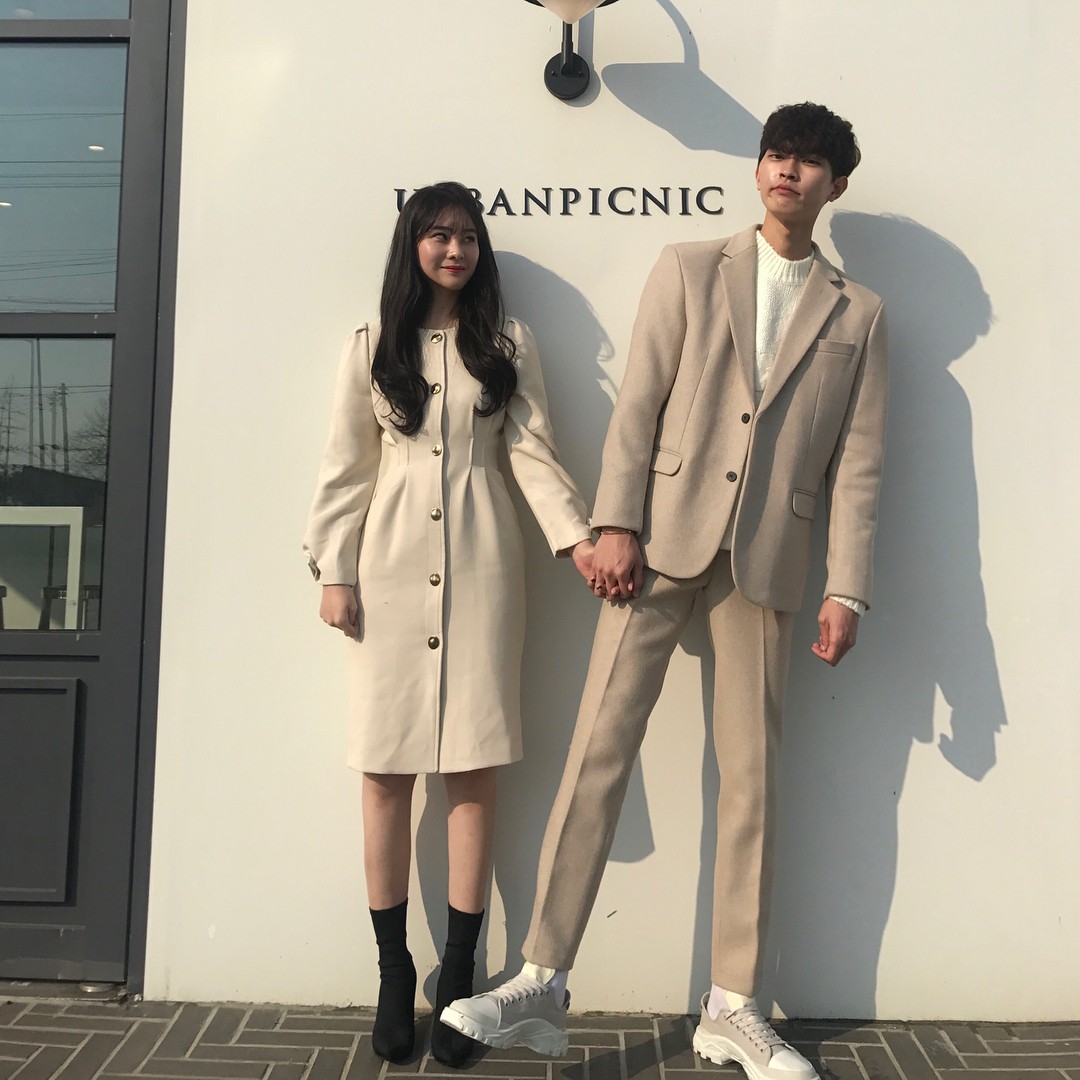 Cứ yêu nhau là phải mặc đồ đôi, nhưng mặc sao cho đẹp thì phải nhìn ngay 5 cặp đôi xứ Hàn này - Ảnh 16. Cứ yêu nhau là phải mặc đồ đôi, nhưng mặc sao cho đẹp thì phải nhìn ngay 5 cặp đôi xứ Hàn này - Ảnh 16.