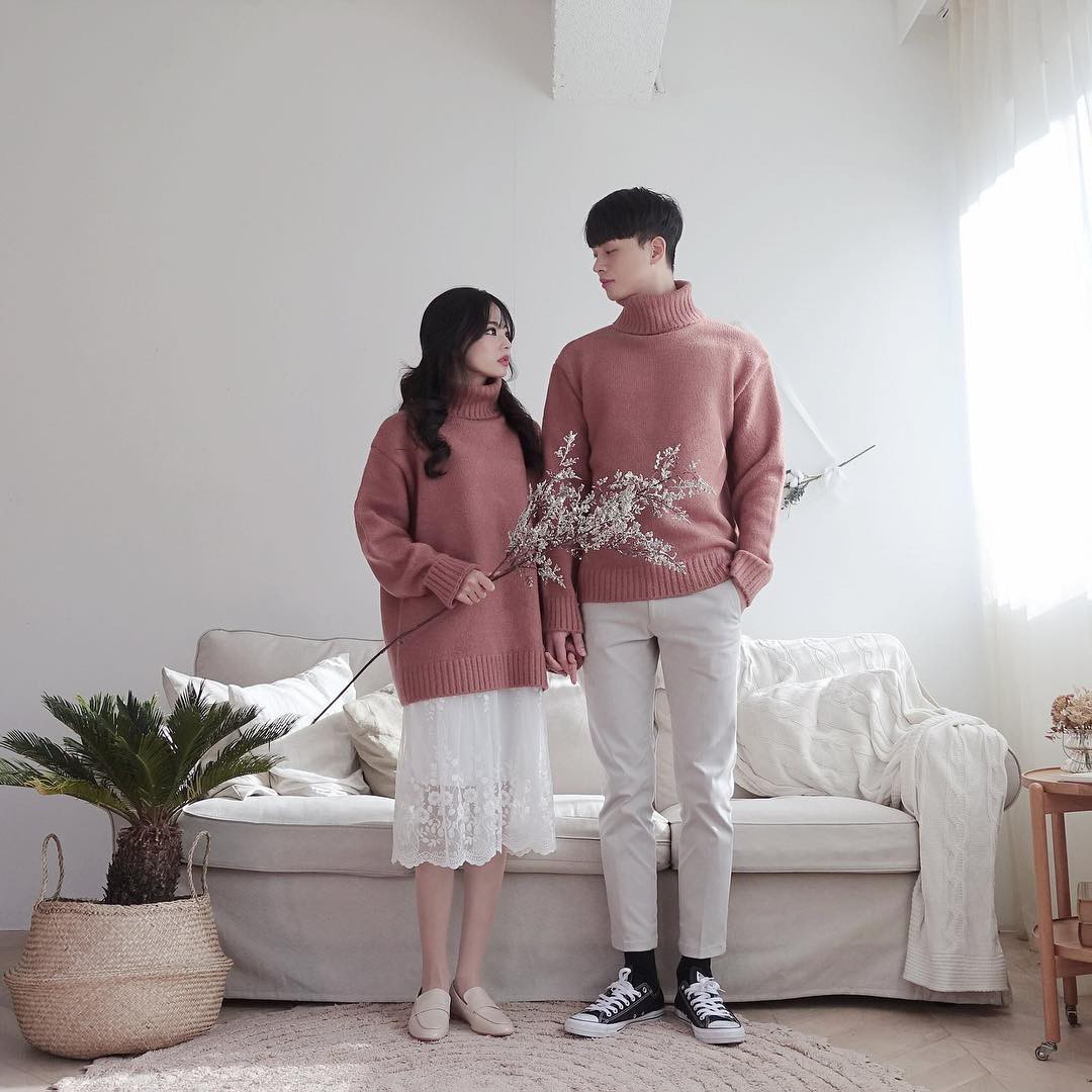 Cứ yêu nhau là phải mặc đồ đôi, nhưng mặc sao cho đẹp thì phải nhìn ngay 5 cặp đôi xứ Hàn này - Ảnh 9. Cứ yêu nhau là phải mặc đồ đôi, nhưng mặc sao cho đẹp thì phải nhìn ngay 5 cặp đôi xứ Hàn này - Ảnh 9.