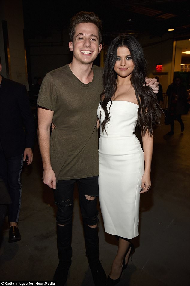 Selena Gomez cảm thấy thế nào khi Charlie Puth bỗng tiết lộ về cuộc tình bí mật của họ? - Ảnh 4.