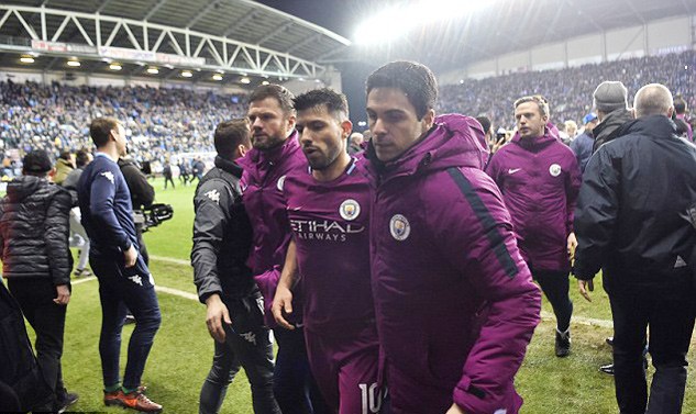 Man City bị loại khỏi FA Cup, Aguero vung tay đấm CĐV Wigan - Ảnh 7.