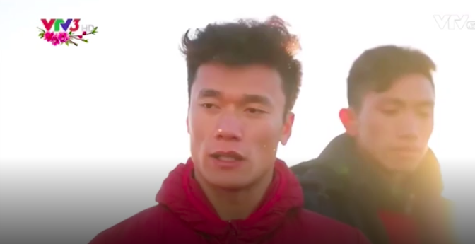 Clip: Các cầu thủ U23 Việt Nam chia sẻ cảm xúc trong dịp đầu năm mới Mậu Tuất trên đỉnh Fansipan - Ảnh 2.
