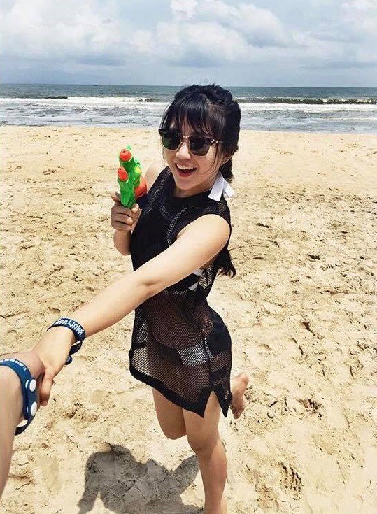 Mang tiếng b&aacute;nh b&egrave;o, nhưng diện bikini th&igrave; Kiều Trinh cũng n&oacute;ng bỏng c&oacute; k&eacute;m ai đ&acirc;u! - Ảnh 6.