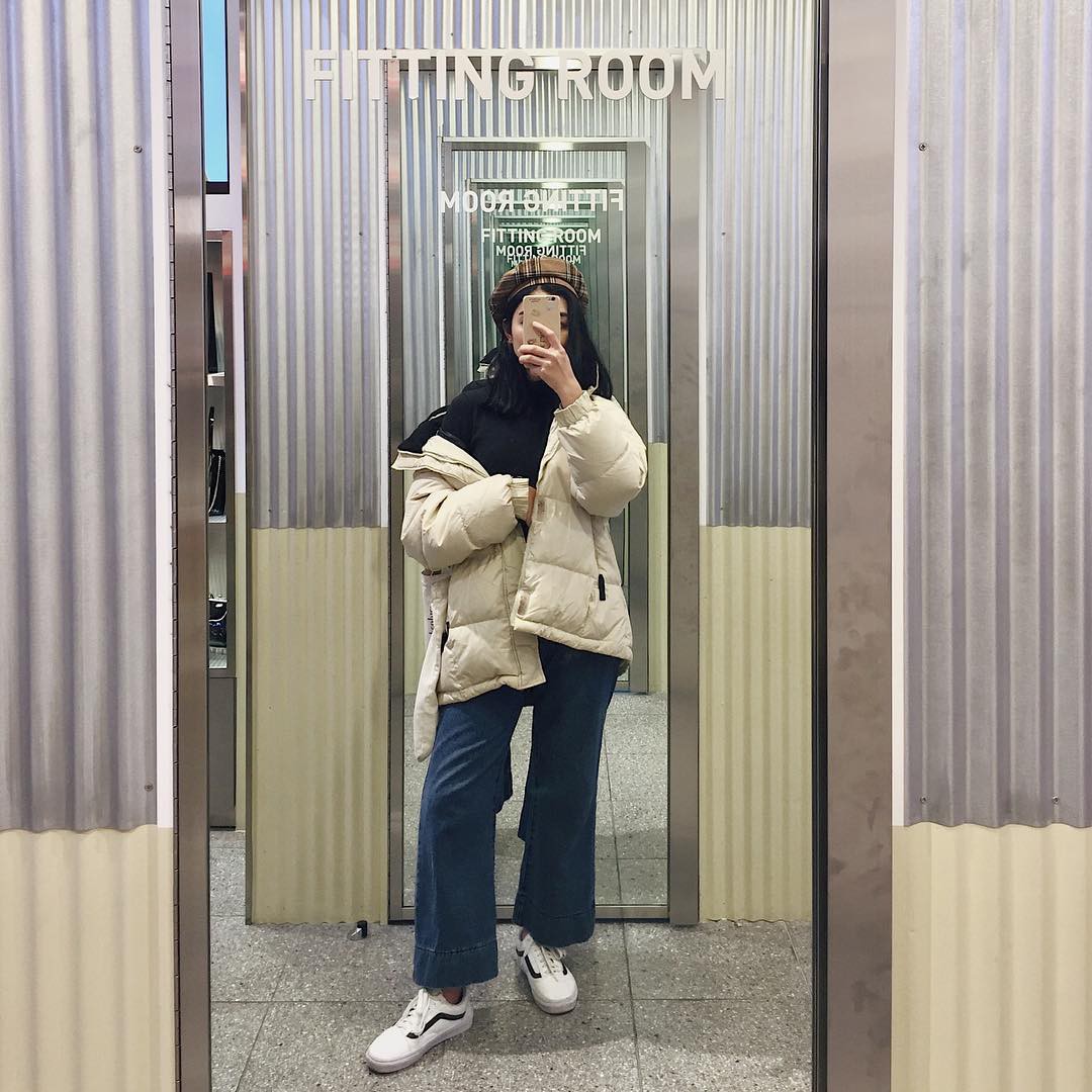 Ngày mưa âm u không biết mặc gì, bạn chỉ cần ghi nhớ 5 item này là có thể hô biến ngay hàng loạt set đồ siêu ưng mắt - Ảnh 5. Ngày mưa âm u không biết mặc gì, bạn chỉ cần ghi nhớ 5 item này là có thể hô biến ngay hàng loạt set đồ siêu ưng mắt - Ảnh 5.