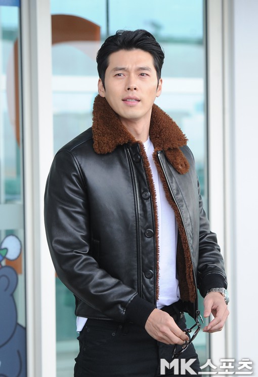 Đầu năm tài tử Hyun Bin đã đẹp không tưởng tại sân bay, Sunmi và Goo Hara sang chảnh như đi thảm đỏ - Ảnh 5.