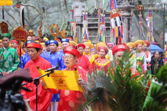 Hội Gióng Sóc Sơn diễn ra tưng bừng, không còn lộn xộn vì tranh cướp “giò hoa tre” - Ảnh 19.