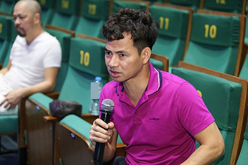 Đ&acirc;u chỉ m&igrave;nh B&ugrave;i Tiến Dũng, nhiều sao nam Việt cũng từng thử nghiệm kiểu t&oacute;c xoăn s&uacute;p lơ - Ảnh 4.