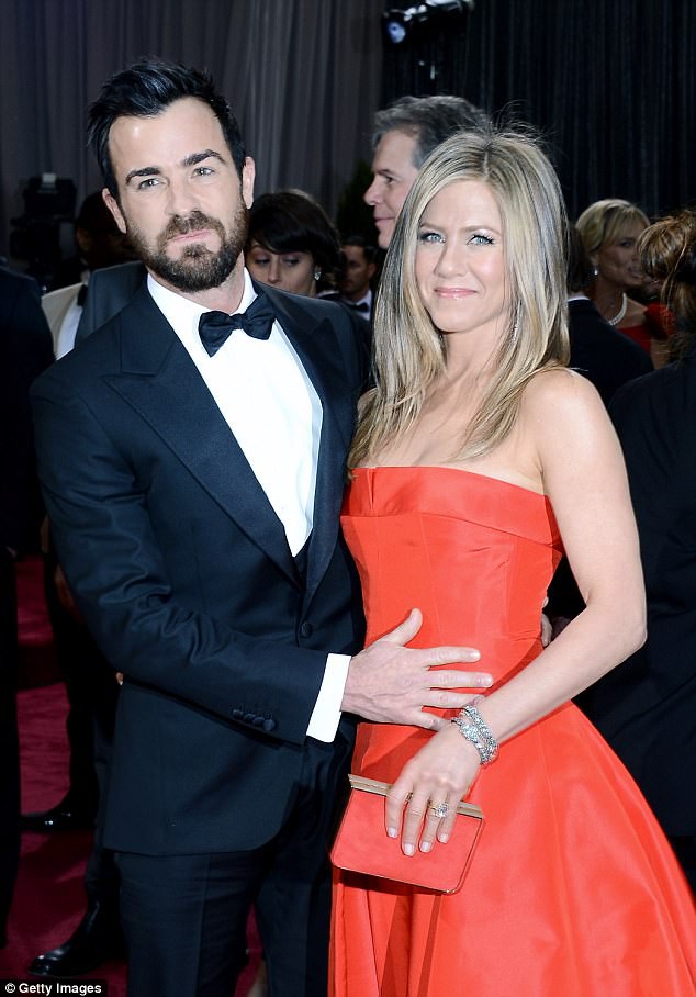 Gia đình Jennifer Aniston tan nát vì những lời tỏ tình của Brad Pitt với vợ cũ - Ảnh 3.