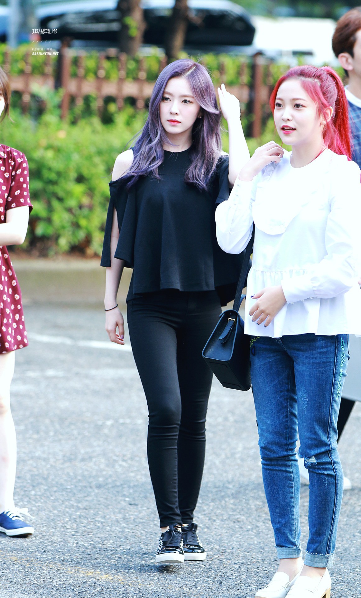 Chẳng cần ăn vận cầu kì, chỉ diện legging thôi mà 5 cô nàng này cũng khiến bao người phải trầm trồ, ghen tị - Ảnh 3. Chẳng cần ăn vận cầu kì, chỉ diện legging thôi mà 5 cô nàng này cũng khiến bao người phải trầm trồ, ghen tị - Ảnh 3.