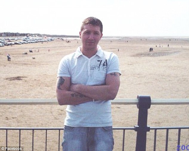 Bị suy thận trong l&uacute;c đi du lịch, người đ&agrave;n &ocirc;ng qua đời sau khi bệnh viện đột ngột r&uacute;t m&aacute;y m&oacute;c điều trị khỏi cơ thể - Ảnh 1.