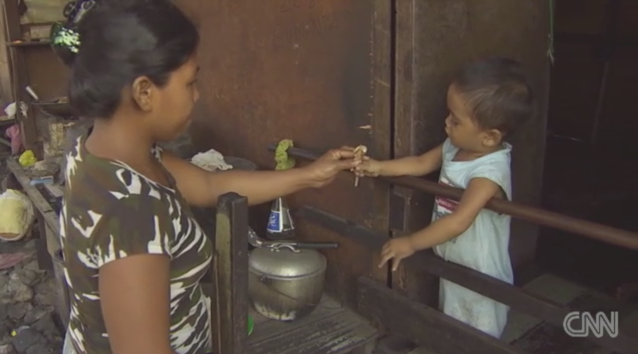 Từ b&atilde;i r&aacute;c cho tới bữa ăn trong những khu ổ chuột Philippines: Khi thịt thừa cũng th&agrave;nh cao lương mỹ vị cho người ngh&egrave;o - Ảnh 6.