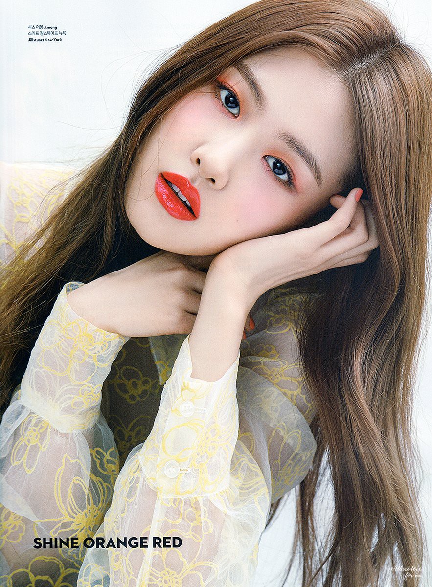 Sulli đối đầu Black Pink: Cùng khoe da trắng và môi mọng đỏ sexy trên tạp chí, ai đẹp và sang hơn? - Ảnh 6.